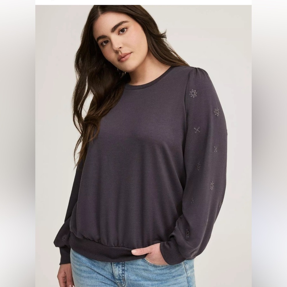 Torrid Crewneck Top Charcoal Grey Eyelet Sleeves 1X